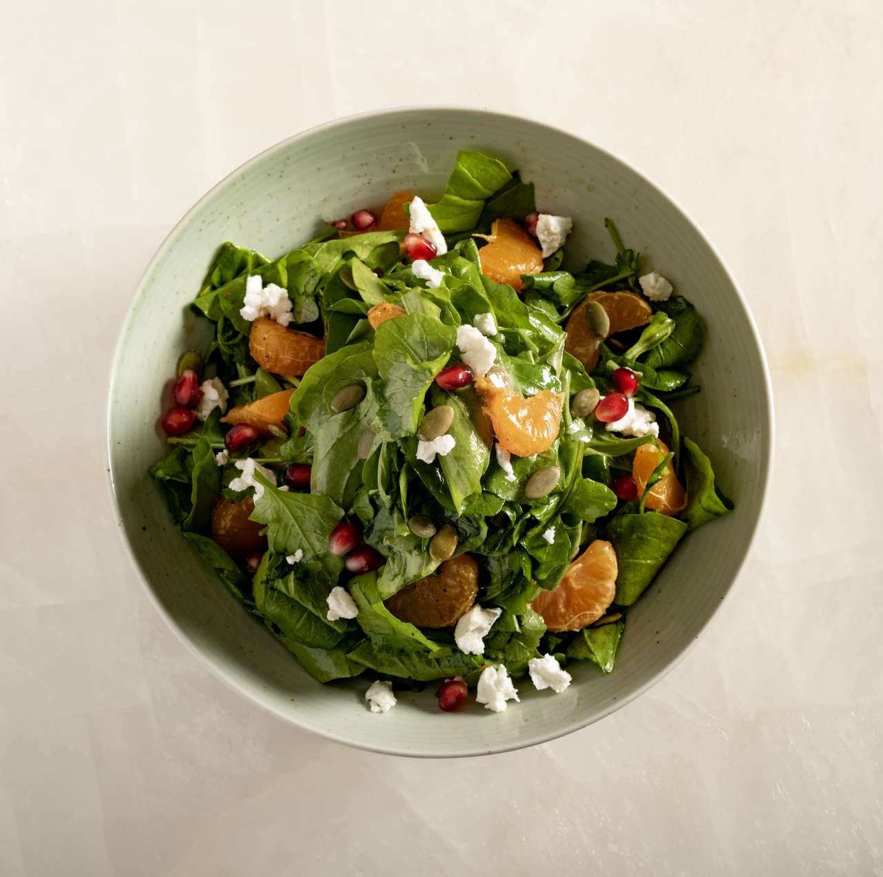 سلطة الجرجير وكرمنتينا